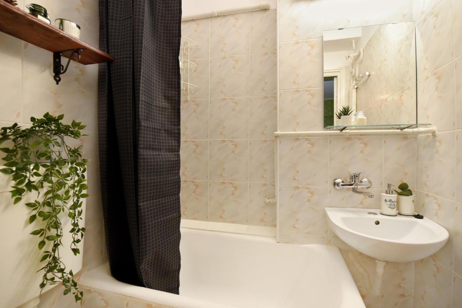 Chic Accommodation With Breathtaking Views Over Calea Victoriei - Your Central Heaven Bukareszt Pokój zdjęcie