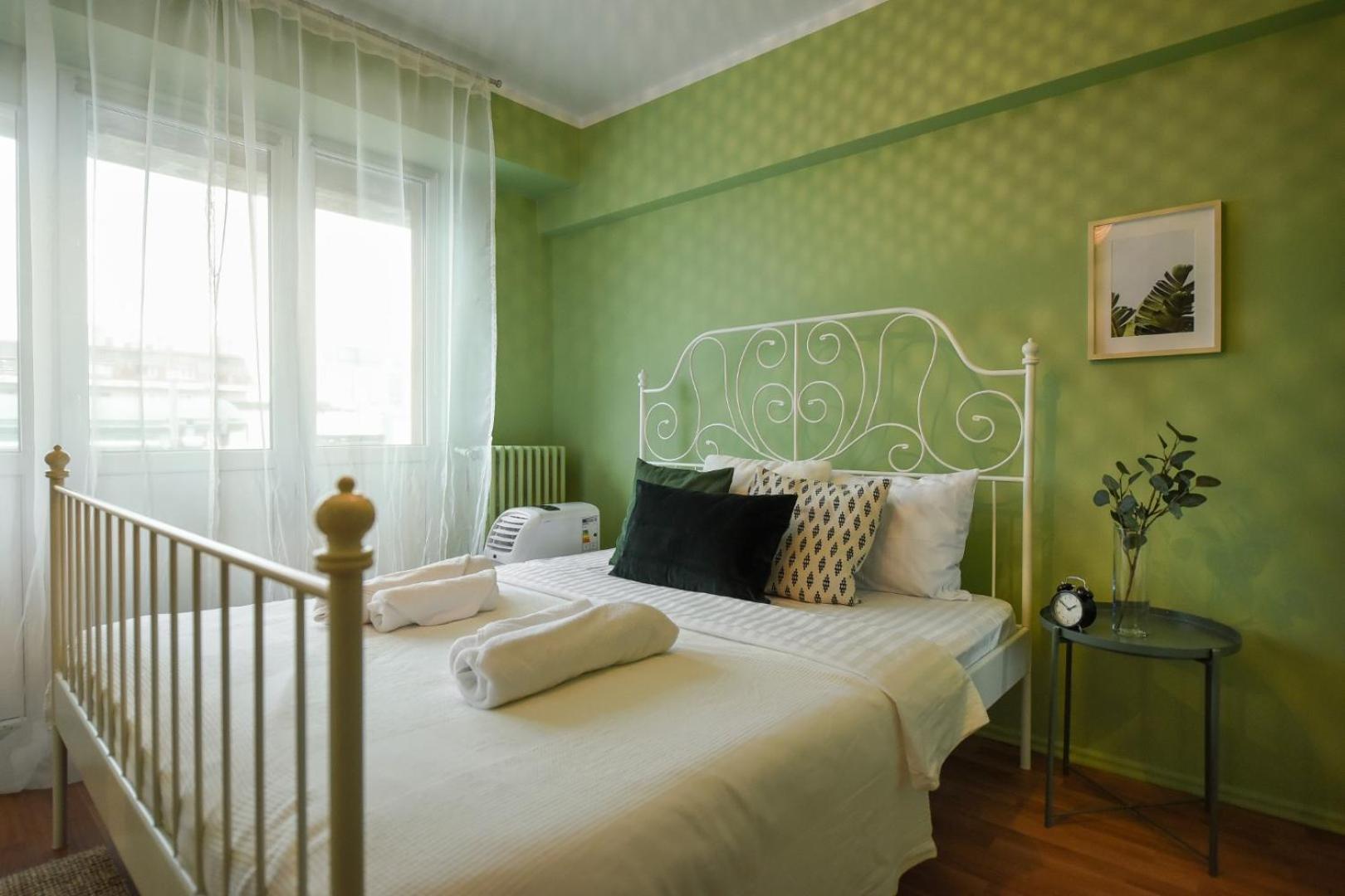 Chic Accommodation With Breathtaking Views Over Calea Victoriei - Your Central Heaven Bukareszt Pokój zdjęcie